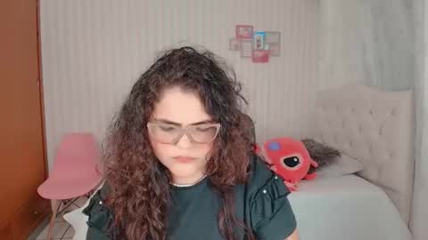 daeneryslove_doll online show from 09/14/25, 11:59
