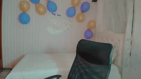 daeneryslove_doll online show from 10/14/25, 05:41
