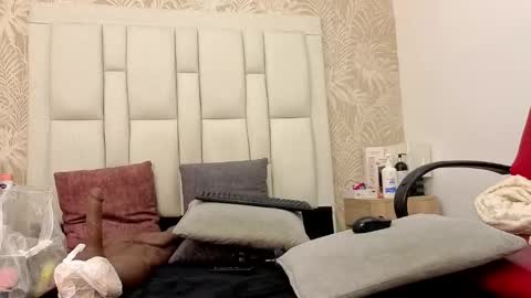 daffnelewis online show from 11/01/25, 11:56