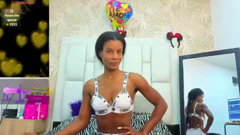 daffnelewis online show from 04/14/26, 11:16