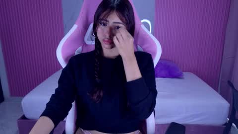 Snapshot of dafne17_ chatting on 11/21/25, 02:27 Dafne online show from 11/21/25, 02:27