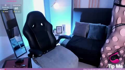 Snapshot of dafne_00 chatting on 10/05/25, 12:03 Dafne online show from 10/05/25, 12:03