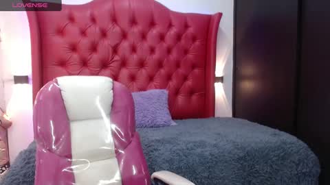 dafne online show from 10/08/25, 07:22