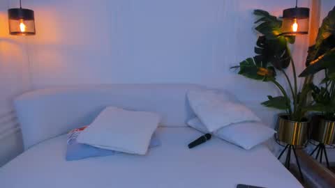 dafne_hillss online show from 10/01/25, 12:38