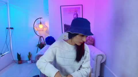 dafne huges online show from 01/19/25, 12:17