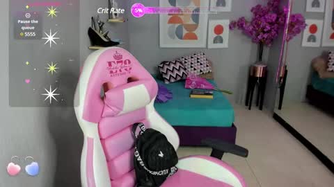 dafne huges online show from 02/07/25, 07:49
