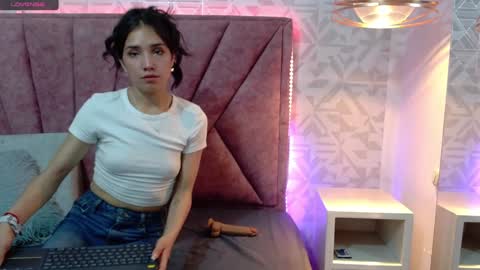 Snapshot of dafnee_e chatting on 01/18/25, 06:43 dafnee_e online show from 01/18/25, 06:43