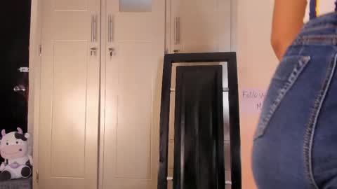 dafnezahira20 online show from 06/08/26, 08:42