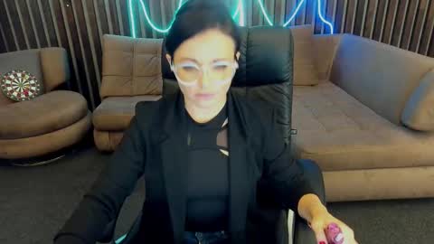 Snapshot of dafni_mon chatting on 09/21/25, 05:20 Dafni Mon online show from 09/21/25, 05:20