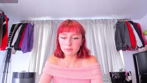Snapshot of dafnne__hall chatting on 03/05/26, 07:21 Dafnne online show from 03/05/26, 07:21