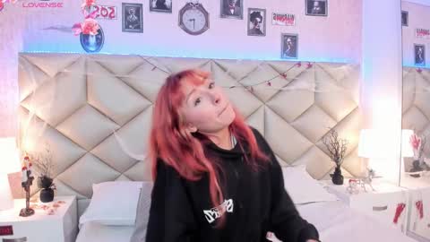 Dafnne online show from 10/21/25, 04:35