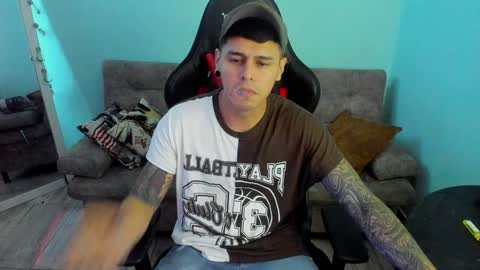 Snapshot of dage_19 chatting on 12/30/24, 04:53 my name is Jhon and I live in colombia online show from 12/30/24, 04:53