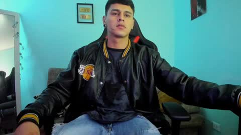 Snapshot of dage_19 chatting on 12/31/24, 01:04 my name is Jhon and I live in colombia online show from 12/31/24, 01:04