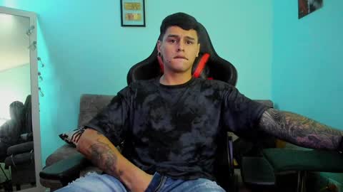 Snapshot of dage_19 chatting on 12/31/24, 06:59 my name is Jhon and I live in colombia online show from 12/31/24, 06:59