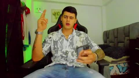Snapshot of dage_19 chatting on 02/25/25, 11:41 my name is Jhon and I live in colombia online show from 02/25/25, 11:41