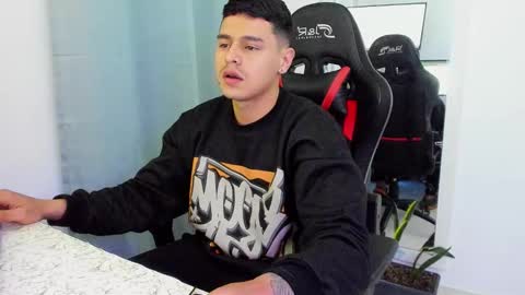 Snapshot of dage_19 chatting on 11/07/25, 03:17 my name is Jhon and I live in colombia online show from 11/07/25, 03:17
