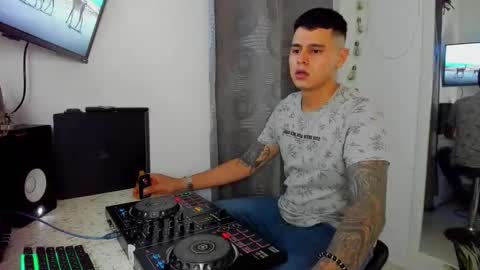 Snapshot of dage_19 chatting on 05/28/26, 03:48 my name is Jhon and I live in colombia online show from 05/28/26, 03:48