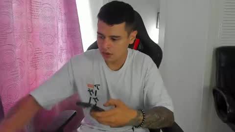 Snapshot of dage_19 chatting on 06/07/26, 08:23 my name is Jhon and I live in colombia online show from 06/07/26, 08:23