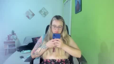 Snapshot of dahia888 chatting on 10/30/25, 02:13 Dahia online show from 10/30/25, 02:13