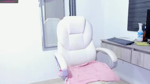 Dahian  online show from 09/18/25, 11:56