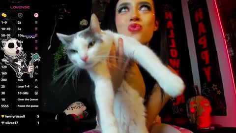 Dahlia online show from 10/19/25, 04:57