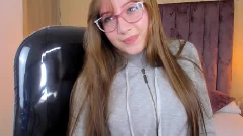 Dahlia online show from 10/27/25, 09:30