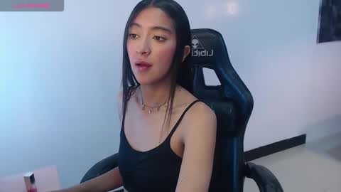 dahyan_ch online show from 11/24/25, 04:40