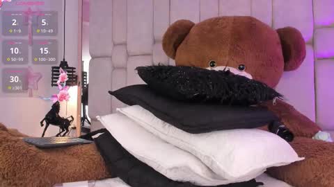 Daia Ortiz  online show from 11/25/25, 08:53