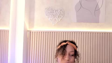Daiana online show from 11/16/25, 07:41