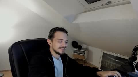 Daimon  online show from 10/22/25, 11:15