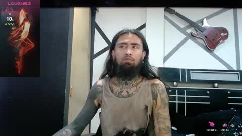 Snapshot of daimon_rock01 chatting on 11/04/25, 05:17 felipe online show from 11/04/25, 05:17