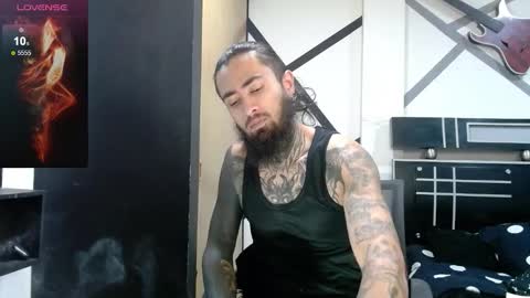Snapshot of daimon_rock01 chatting on 11/16/25, 05:13 felipe online show from 11/16/25, 05:13