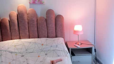 Snapshot of daisy93_ chatting on 10/14/25, 12:06 D A I S Y  online show from 10/14/25, 12:06