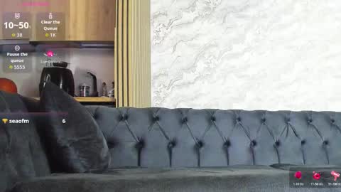 DaIsy Abby online show from 10/18/25, 07:53