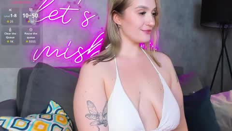 Snapshot of daisy_beckerr chatting on 04/25/26, 01:41 Viickie online show from 04/25/26, 01:41
