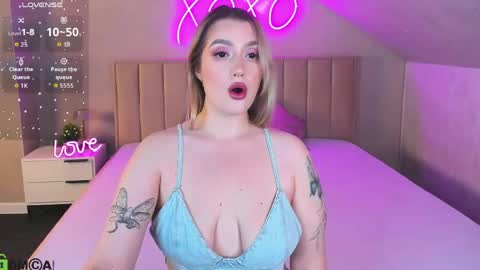 Snapshot of daisy_beckerr chatting on 05/24/26, 09:14 Viickie online show from 05/24/26, 09:14