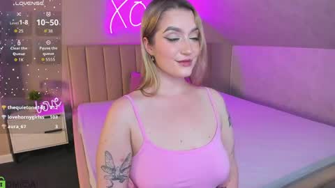Snapshot of daisy_beckerr chatting on 06/03/26, 02:33 Viickie online show from 06/03/26, 02:33