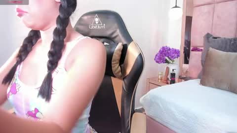 Snapshot of daisy_bloomm chatting on 06/05/26, 12:11 Daisy Bloom online show from 06/05/26, 12:11