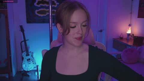 Snapshot of daisy_dollxo chatting on 12/15/24, 02:41 Daisy online show from 12/15/24, 02:41