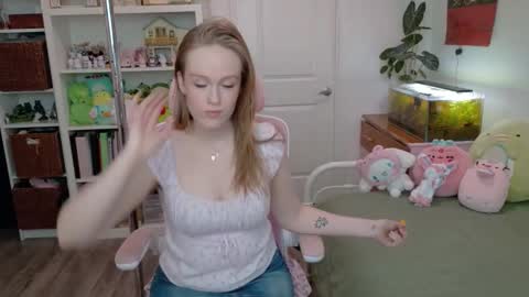 Snapshot of daisy_dollxo chatting on 04/18/26, 08:42 Daisy online show from 04/18/26, 08:42