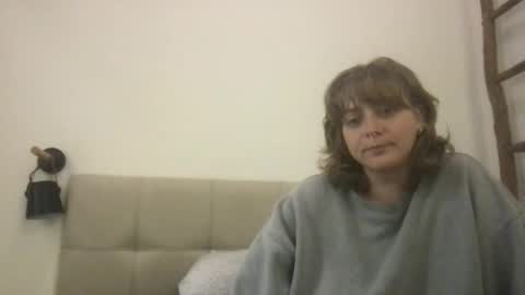 daisy_lately online show from 11/04/25, 02:49