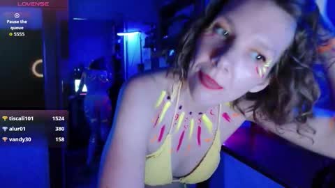 Snapshot of daisy_lovely chatting on 10/17/25, 04:37 daisy_lovely online show from 10/17/25, 04:37