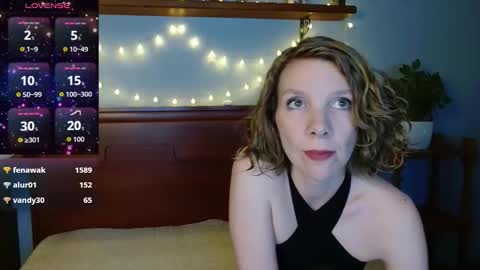 Snapshot of daisy_lovely chatting on 10/27/25, 04:05 daisy_lovely online show from 10/27/25, 04:05