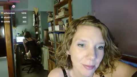 daisy_lovely online show from 11/05/25, 04:23