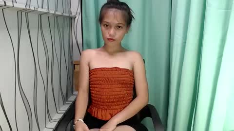 Snapshot of daisy_rose10 chatting on 02/06/25, 10:48 daisy_rose10 online show from 02/06/25, 10:48