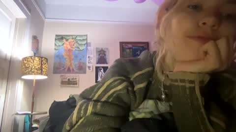 Snapshot of daisybaby699 chatting on 12/31/24, 05:55 DaisyB3 online show from 12/31/24, 05:55