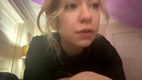 Snapshot of daisybaby699 chatting on 12/31/24, 10:23 DaisyB3 online show from 12/31/24, 10:23