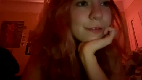 Snapshot of daisybaby699 chatting on 01/19/25, 06:53 DaisyB3 online show from 01/19/25, 06:53