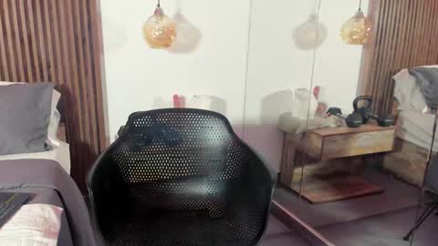 Snapshot of daisylin_mb chatting on 11/18/25, 10:25 daisylin_mb online show from 11/18/25, 10:25