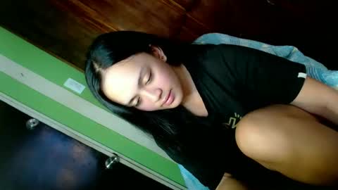 Snapshot of daisylira chatting on 11/02/25, 01:08 LILY christmas wish breast implant online show from 11/02/25, 01:08